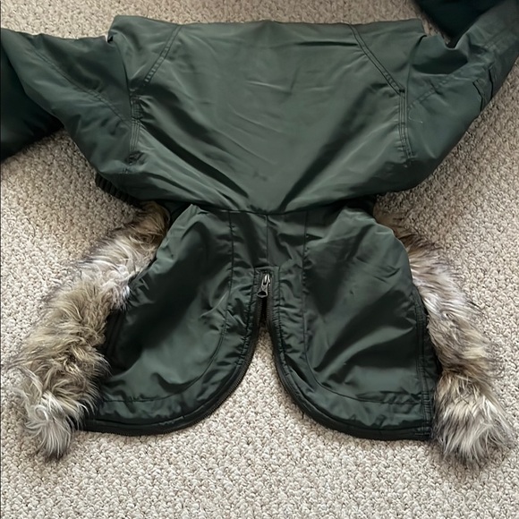 American Eagle Green Jacket with Fur Hood - Picture 7 of 7